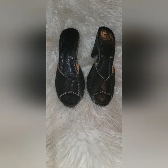 Preloved Frye Heels - Picture 2 of 4